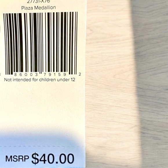 Vera Bradley Reactive RFID Lanyard Card Case Plaza Medallion Print - Picture 5 of 5